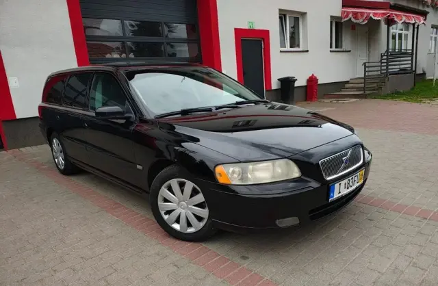 VOLVO V70 
