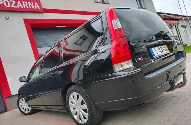 VOLVO V70 