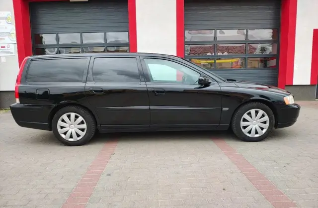 VOLVO V70 