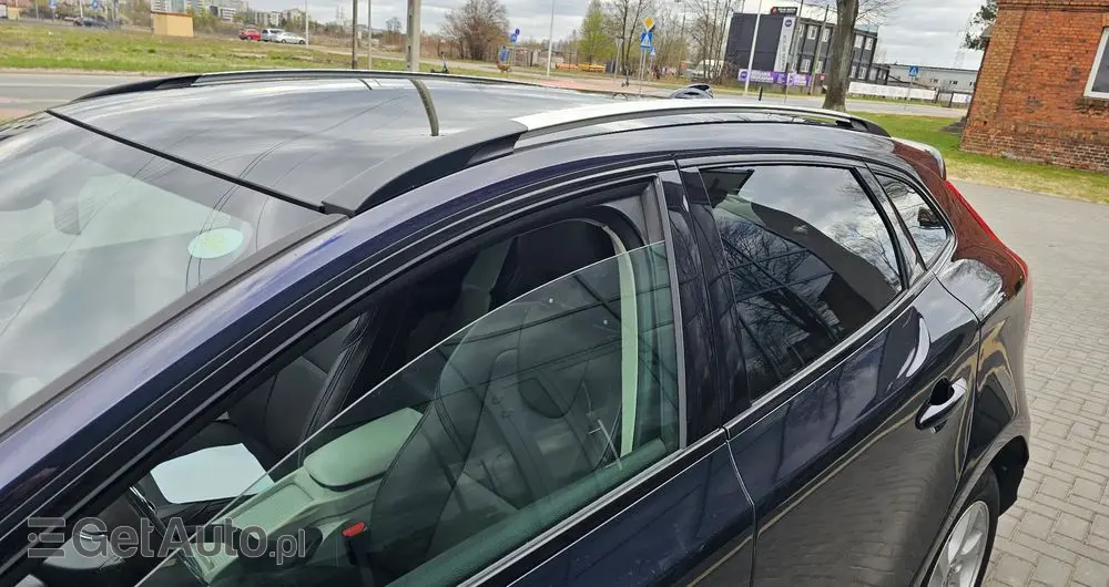 VOLVO V40 Cross Country D2 Summum