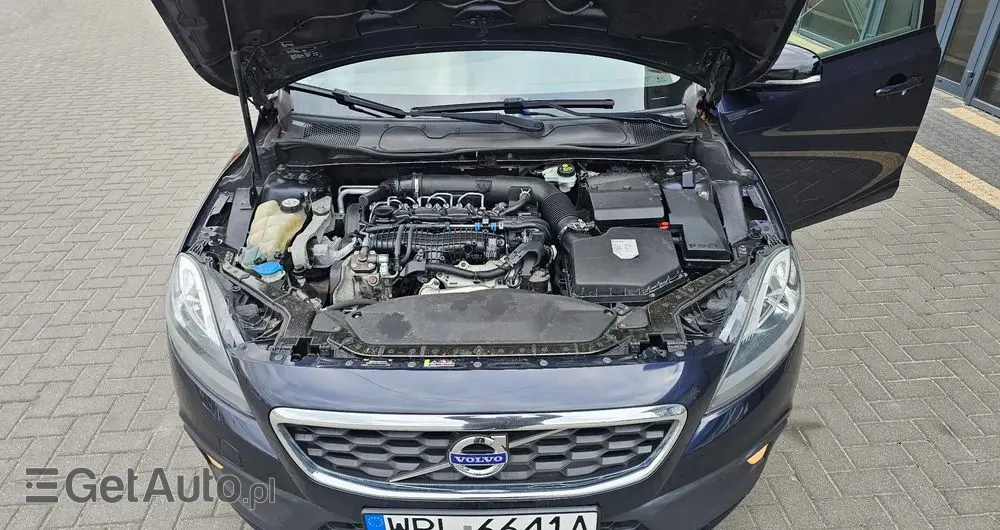 VOLVO V40 Cross Country D2 Summum