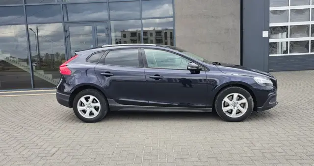VOLVO V40 Cross Country D2 Summum