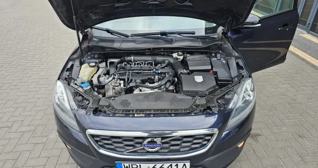 VOLVO V40 Cross Country D2 Summum