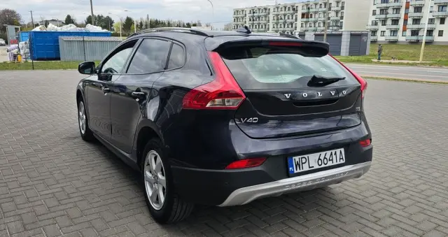 VOLVO V40 Cross Country D2 Summum