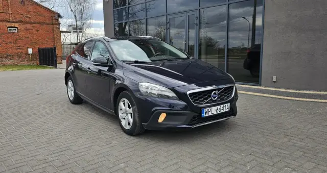 VOLVO V40 Cross Country D2 Summum