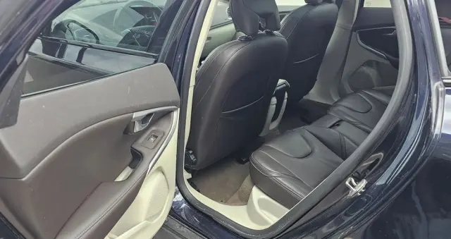 VOLVO V40 Cross Country D2 Summum