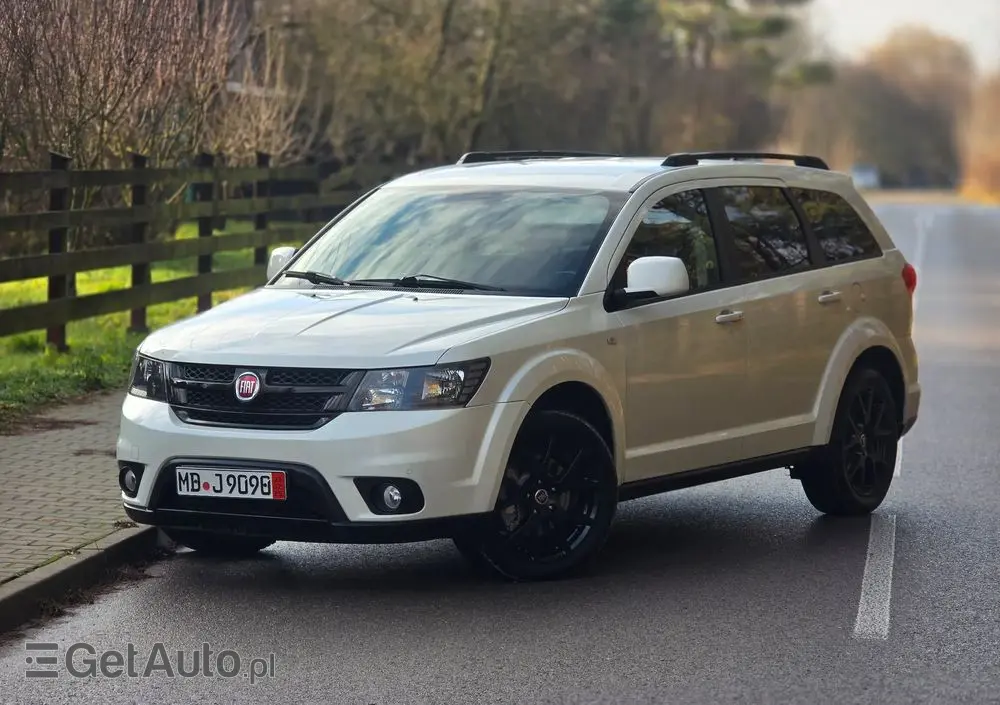 FIAT Freemont 2.0 Multijet 16V DPF Automatik Allrad Black Code