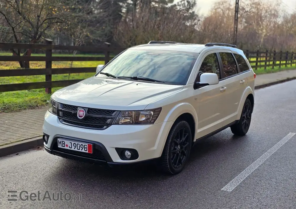 FIAT Freemont 2.0 Multijet 16V DPF Automatik Allrad Black Code