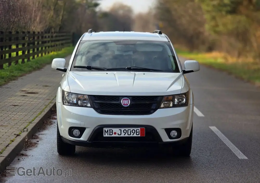 FIAT Freemont 2.0 Multijet 16V DPF Automatik Allrad Black Code