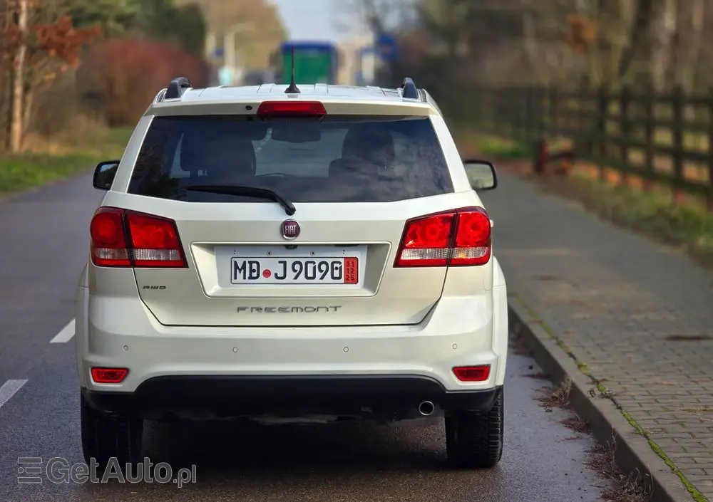 FIAT Freemont 2.0 Multijet 16V DPF Automatik Allrad Black Code