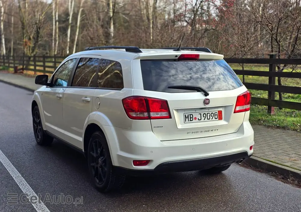 FIAT Freemont 2.0 Multijet 16V DPF Automatik Allrad Black Code