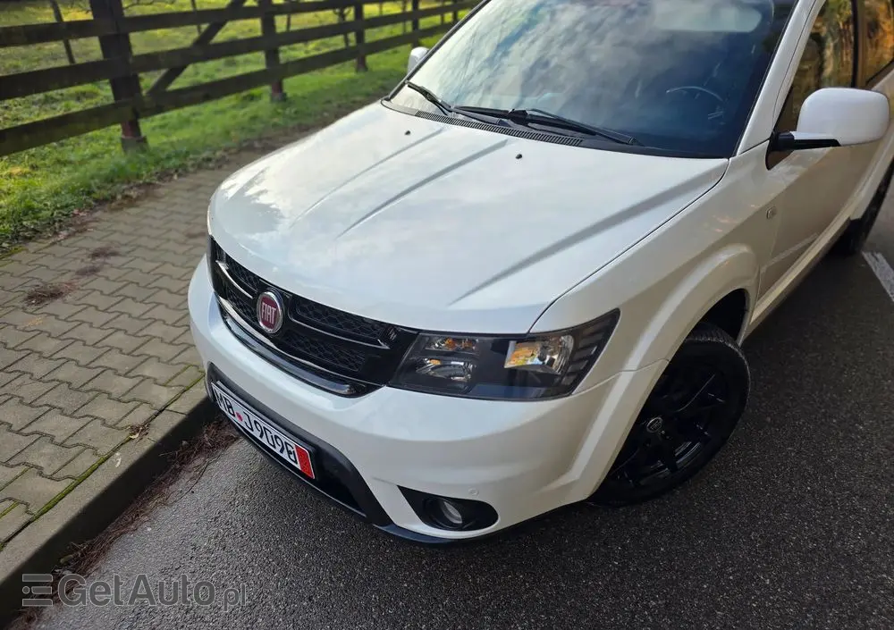 FIAT Freemont 2.0 Multijet 16V DPF Automatik Allrad Black Code