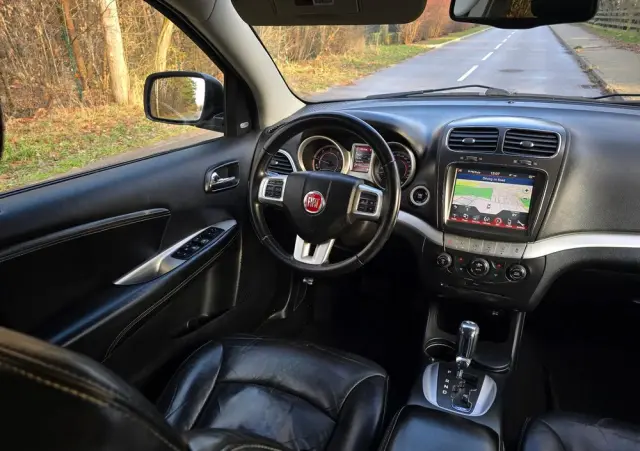 FIAT Freemont 2.0 Multijet 16V DPF Automatik Allrad Black Code