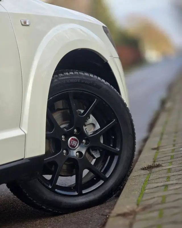 FIAT Freemont 2.0 Multijet 16V DPF Automatik Allrad Black Code