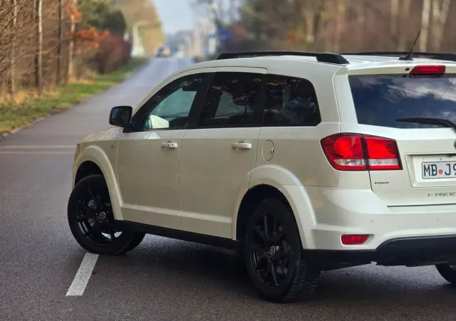 FIAT Freemont 2.0 Multijet 16V DPF Automatik Allrad Black Code