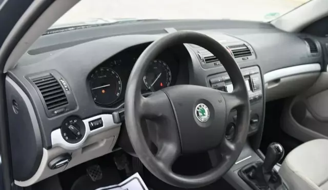 SKODA Octavia 