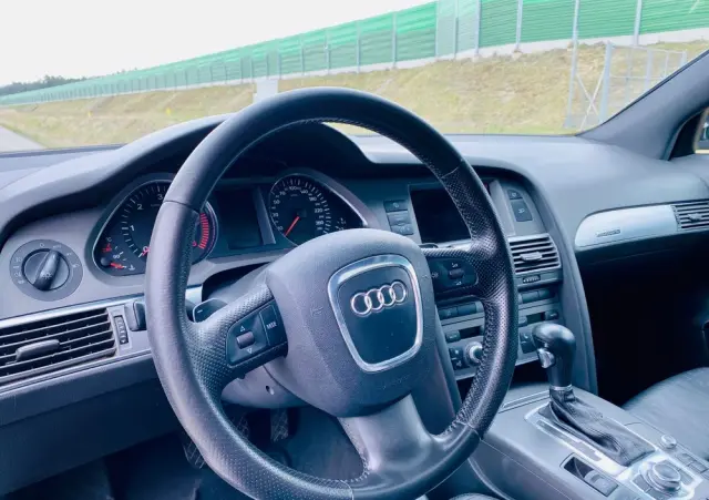AUDI A6 Avant 3.0 TDI tiptronic quattro