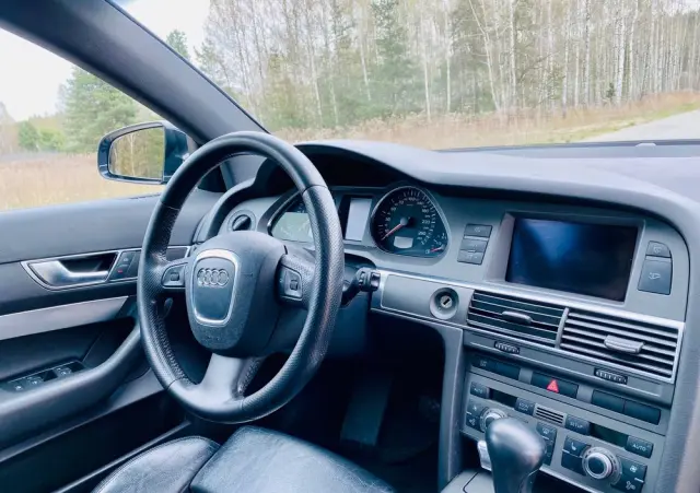 AUDI A6 Avant 3.0 TDI tiptronic quattro