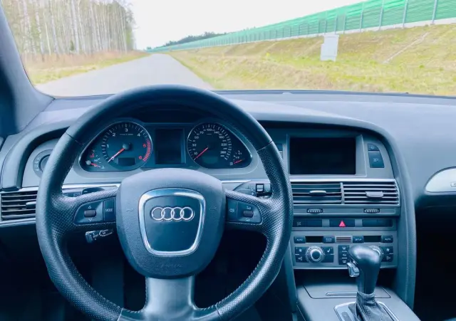 AUDI A6 Avant 3.0 TDI tiptronic quattro