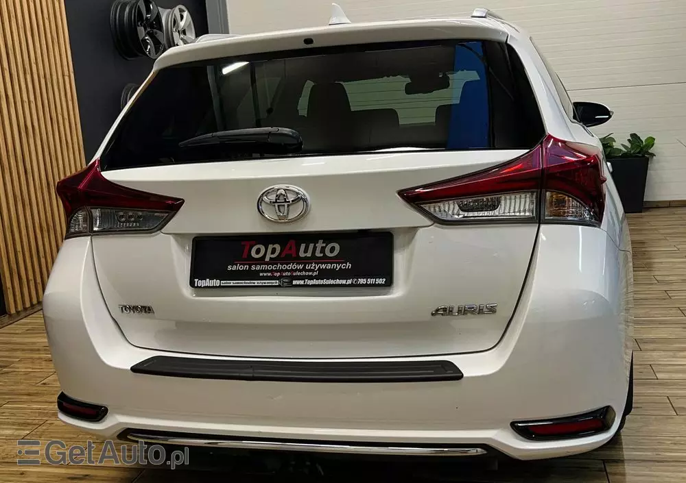 TOYOTA Auris 