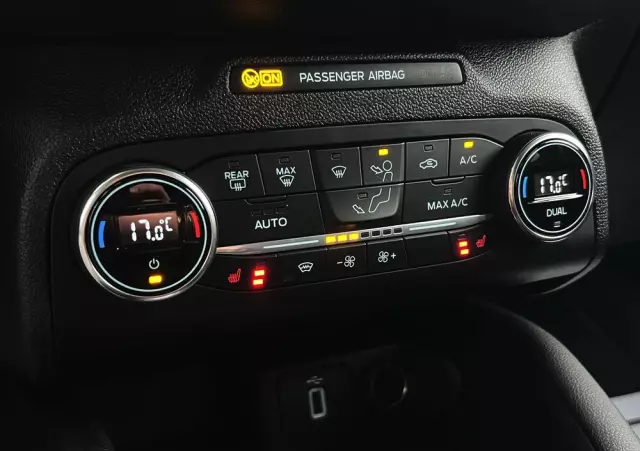 FORD Focus Turnier 1.5 EcoBlue Start-Stopp-System TITANIUM