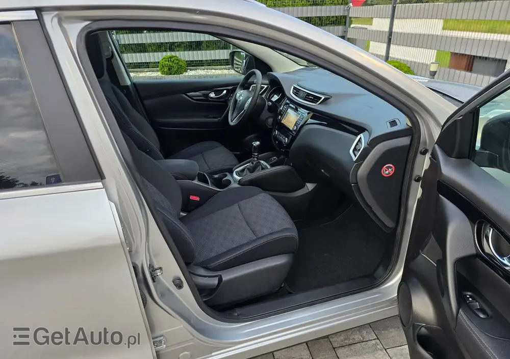 NISSAN Qashqai 1.2 DIG-T Tekna