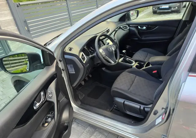 NISSAN Qashqai 1.2 DIG-T Tekna