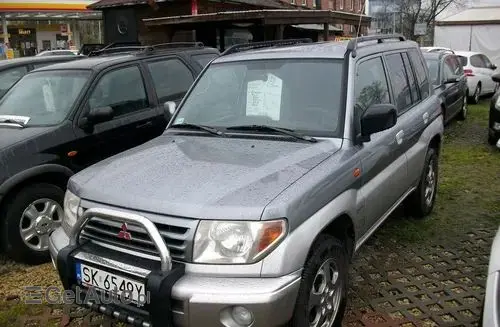 MITSUBISHI Pajero 