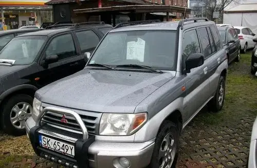 MITSUBISHI Pajero 