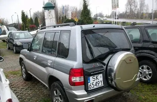 MITSUBISHI Pajero 