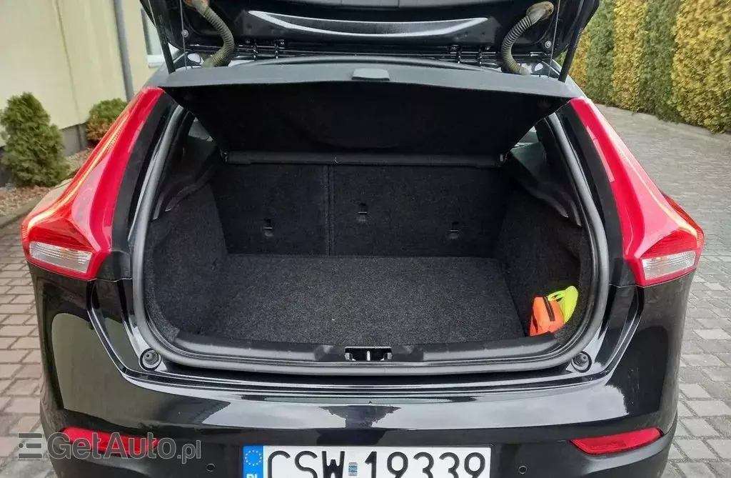 VOLVO V40 Cross Country 