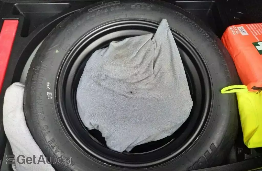 VOLVO V40 Cross Country 