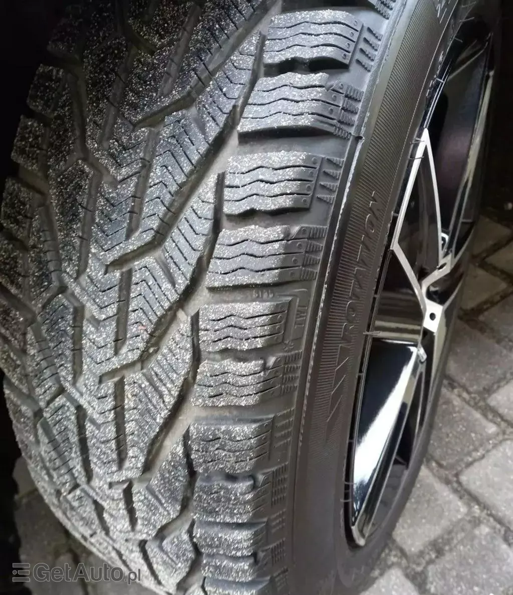 VOLVO V40 Cross Country 