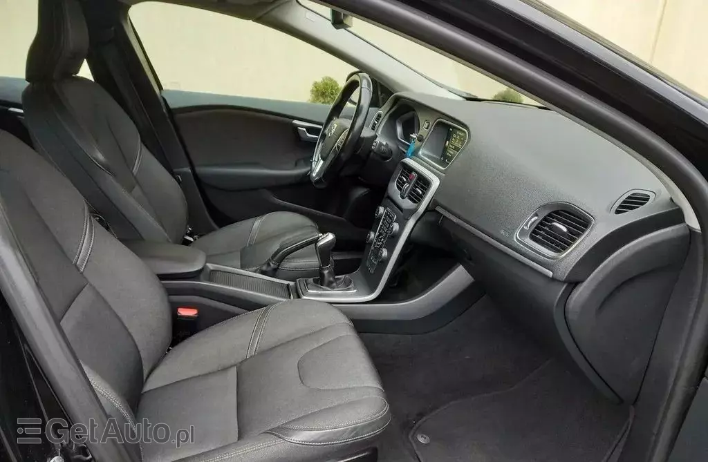 VOLVO V40 Cross Country 