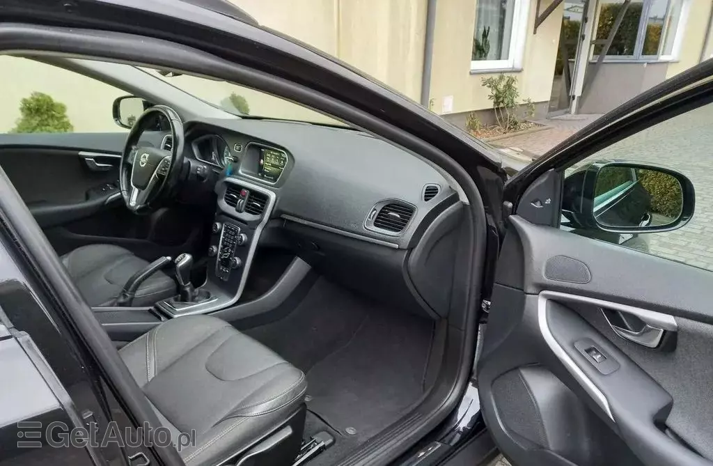 VOLVO V40 Cross Country 