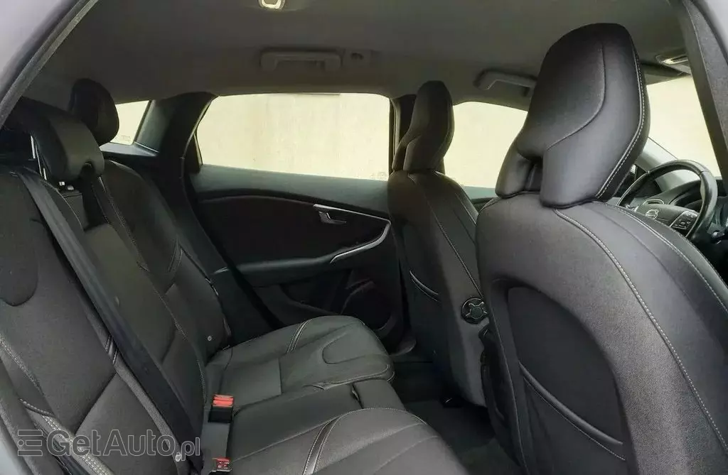 VOLVO V40 Cross Country 