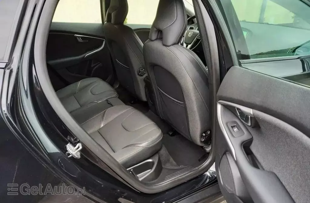 VOLVO V40 Cross Country 