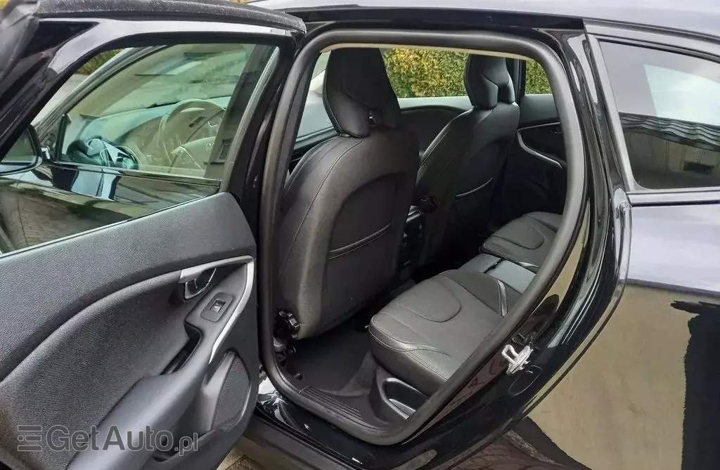 VOLVO V40 Cross Country 