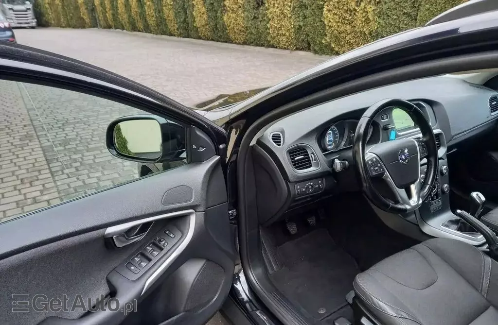 VOLVO V40 Cross Country 