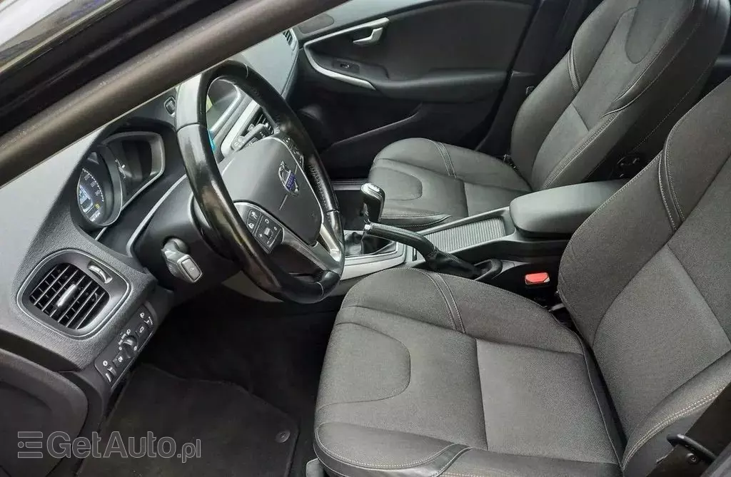 VOLVO V40 Cross Country 