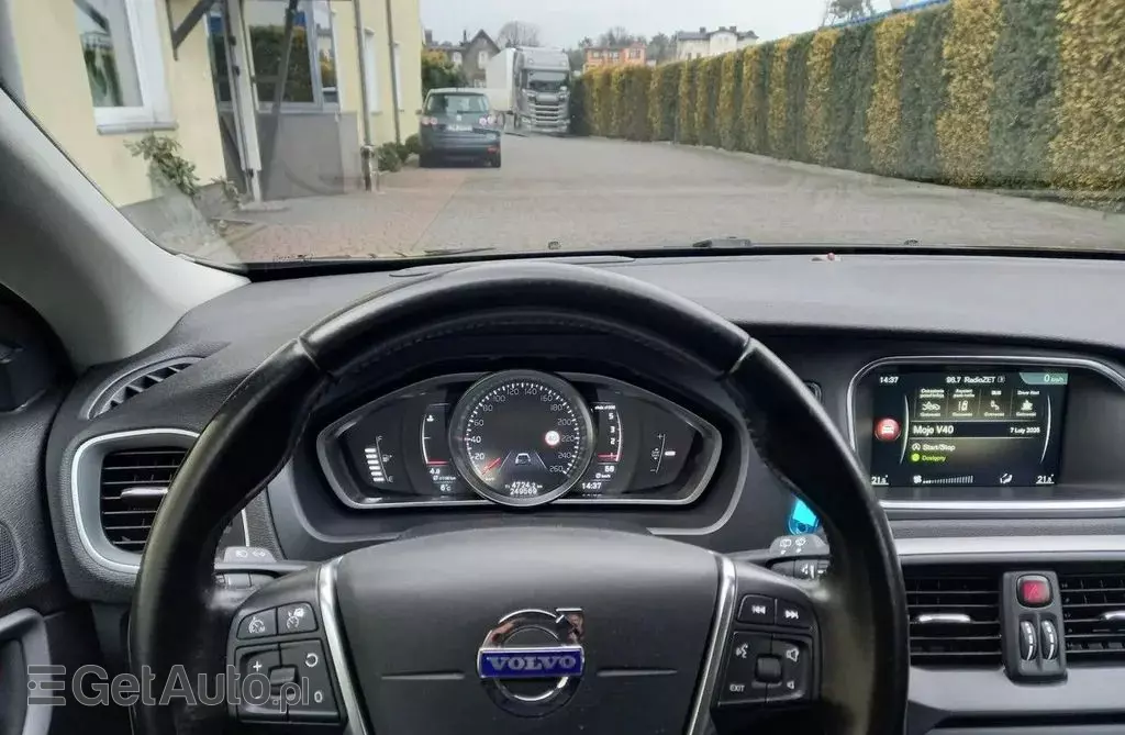 VOLVO V40 Cross Country 