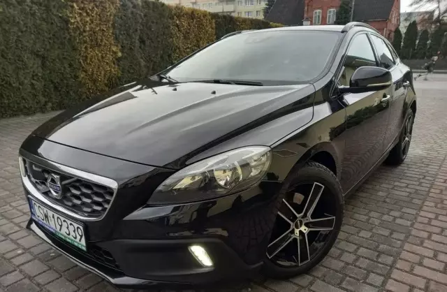 VOLVO V40 Cross Country 