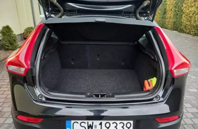 VOLVO V40 Cross Country 