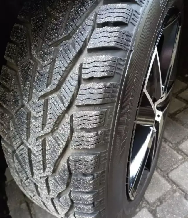 VOLVO V40 Cross Country 