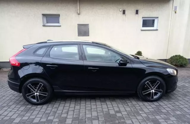 VOLVO V40 Cross Country 