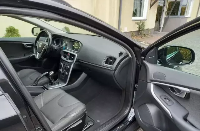 VOLVO V40 Cross Country 