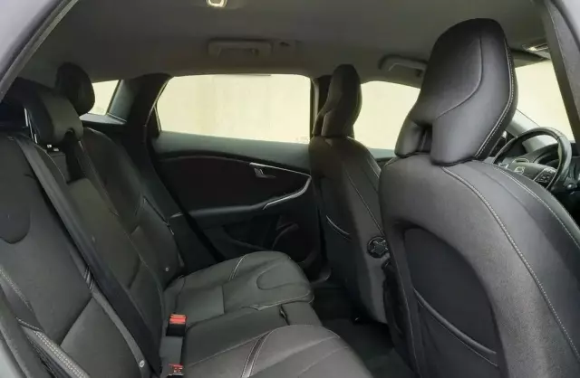 VOLVO V40 Cross Country 