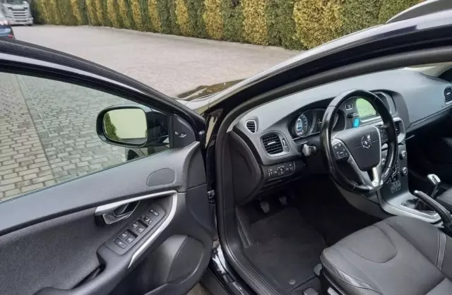 VOLVO V40 Cross Country 