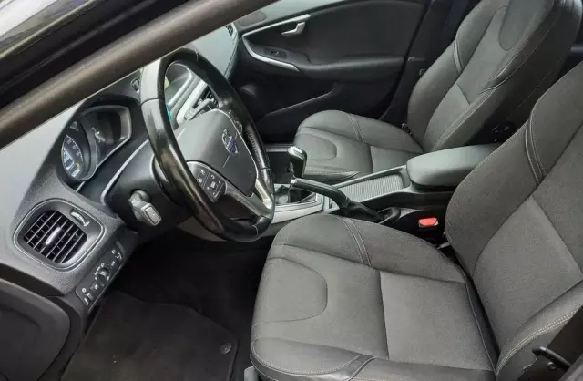 VOLVO V40 Cross Country 