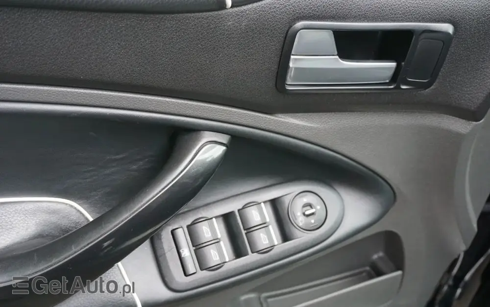 FORD Kuga 2.0 TDCi 4x4 Individual